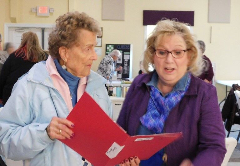 Ocean Waves Quilt Guild leaders